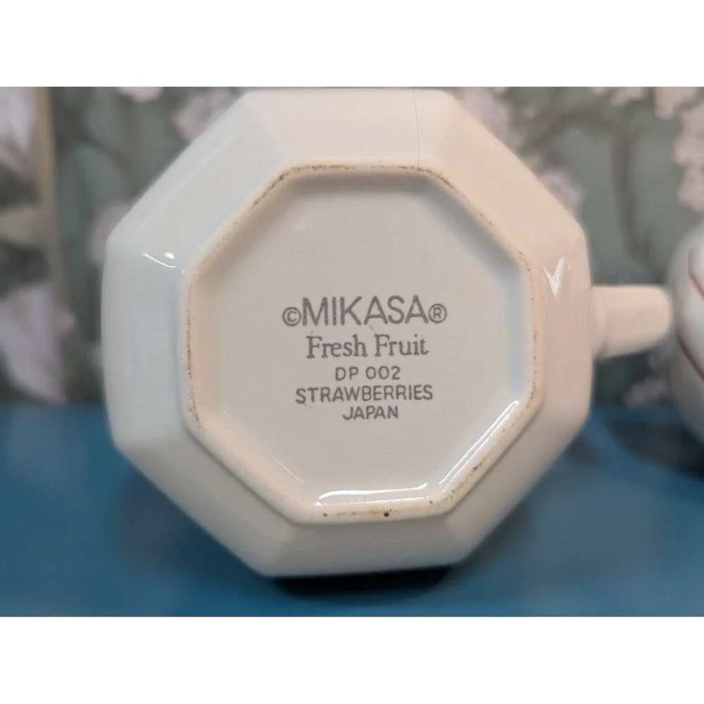 Mikasa Fresh Fruit Strawberries Creamer Sugar Bowl Set DP 002 Japan Vintage